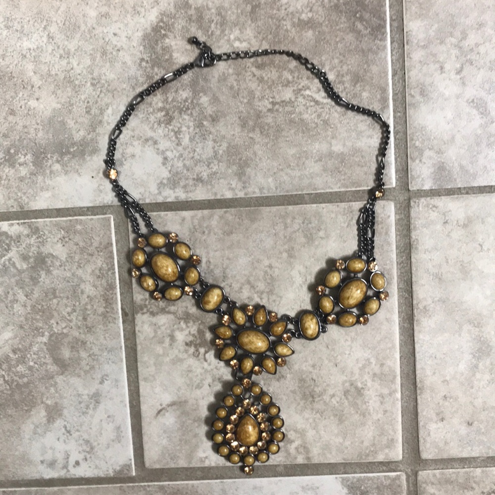 Anthropologie amber colored necklace